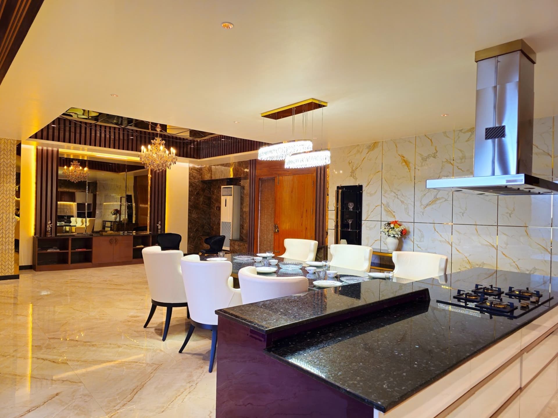 Dining In After the Neighborhood