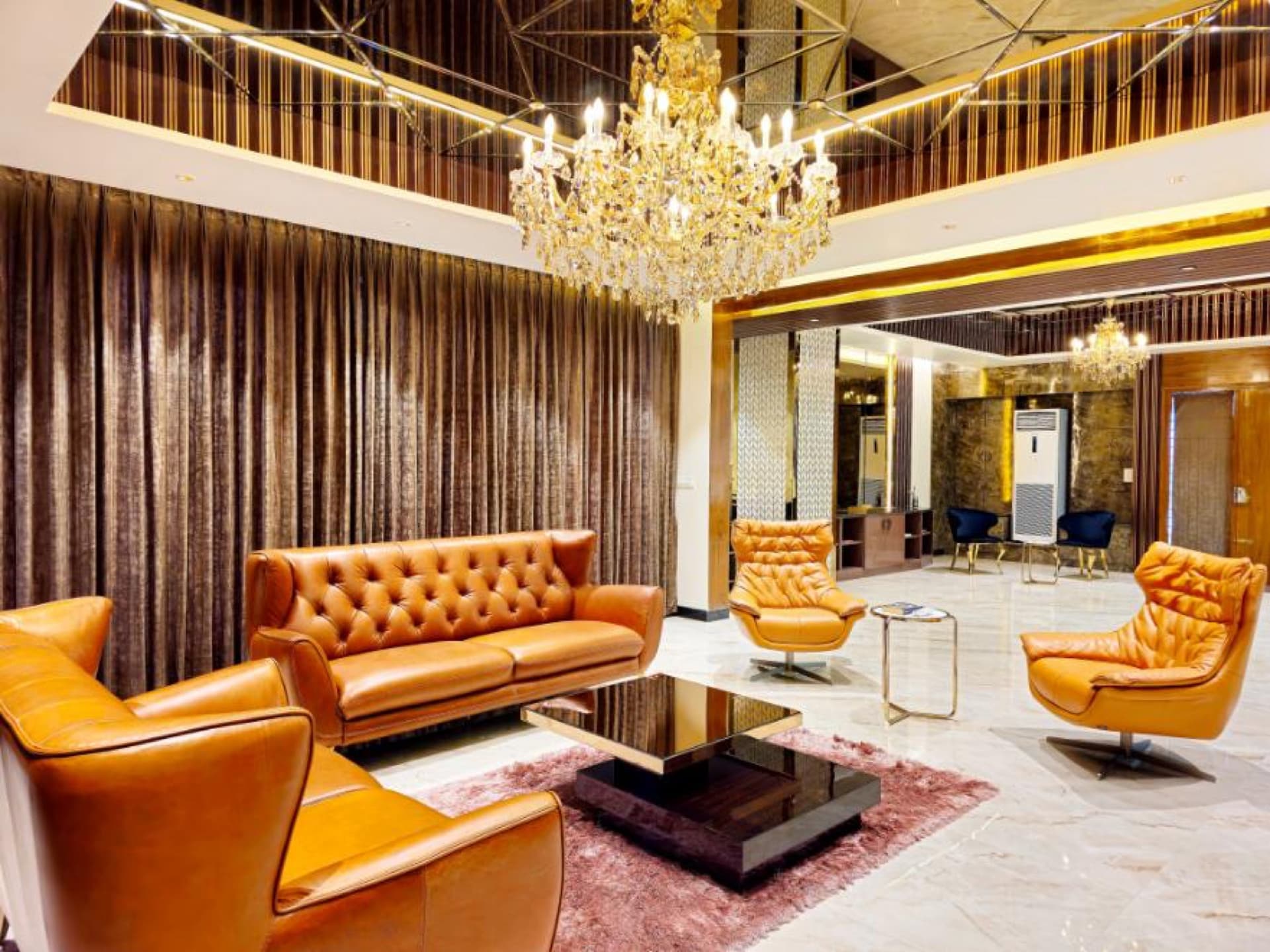 The Pentouz @ 100 Feet Road