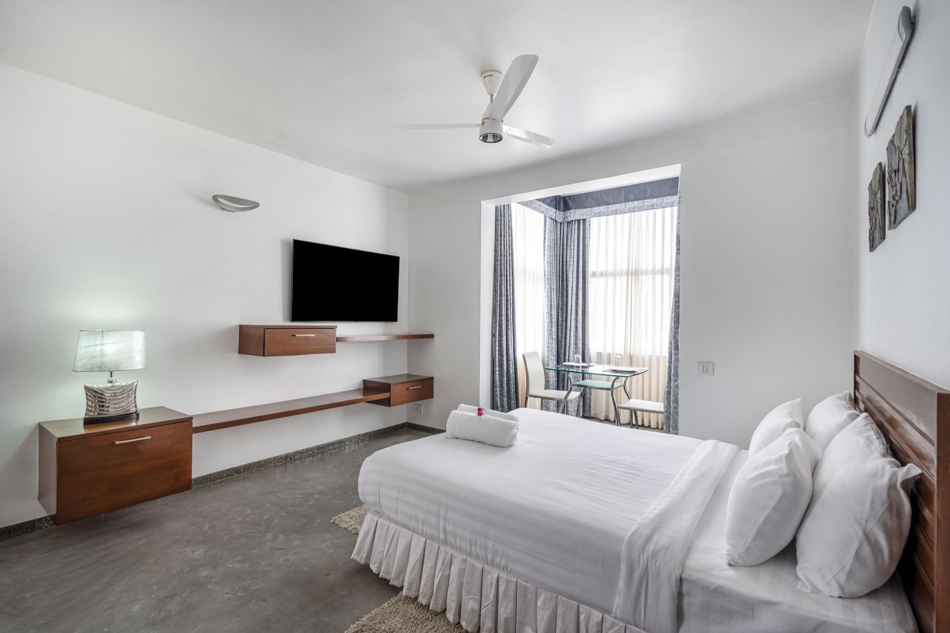 Lavelle Road — 9041 queen suite 3