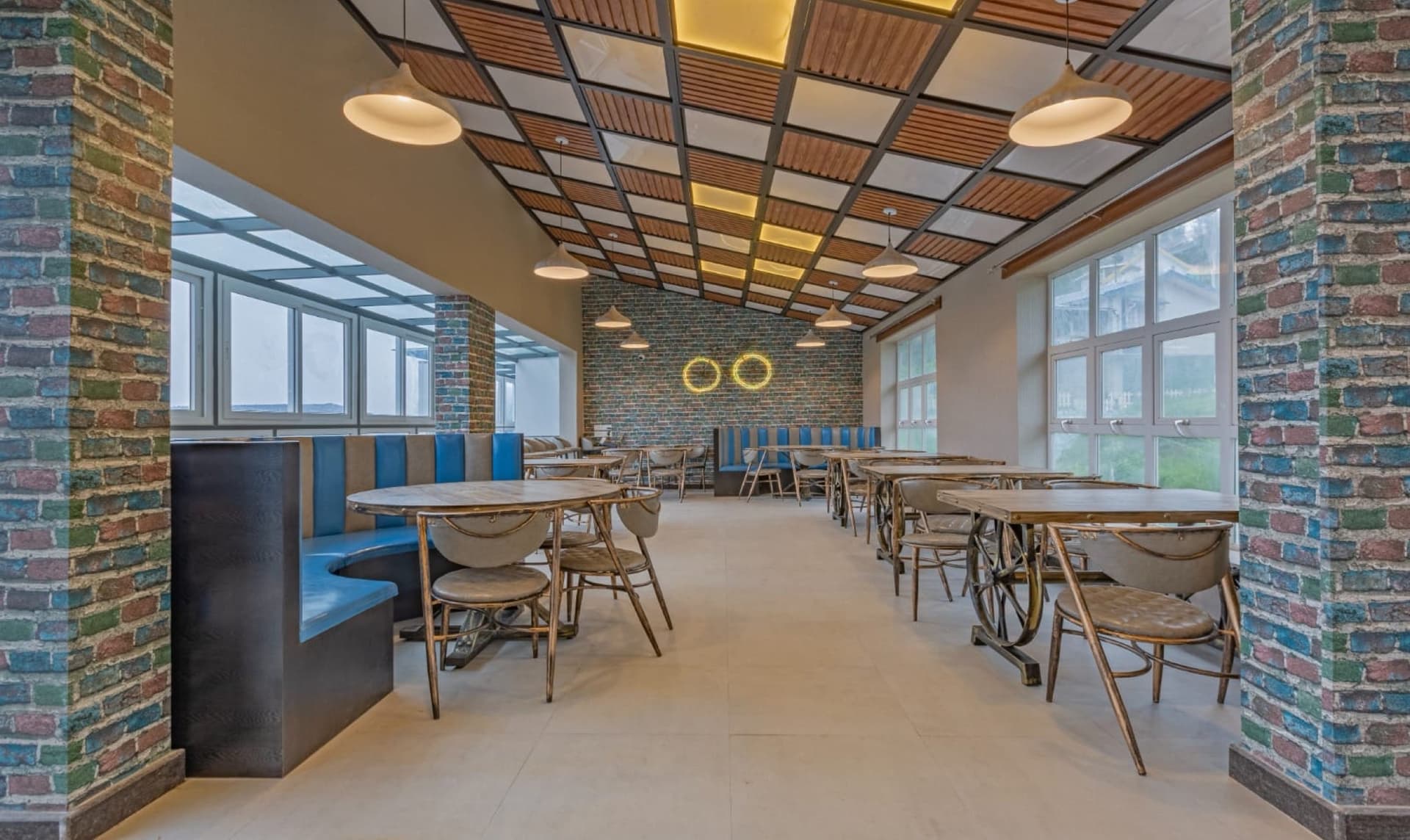 Breakfast with Hillside Light